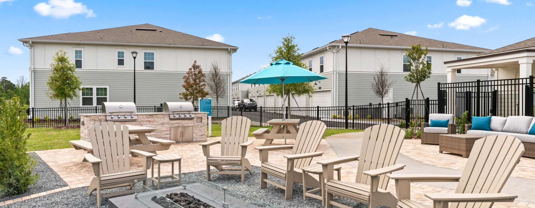 Outdoor Fire Pit and Lounge